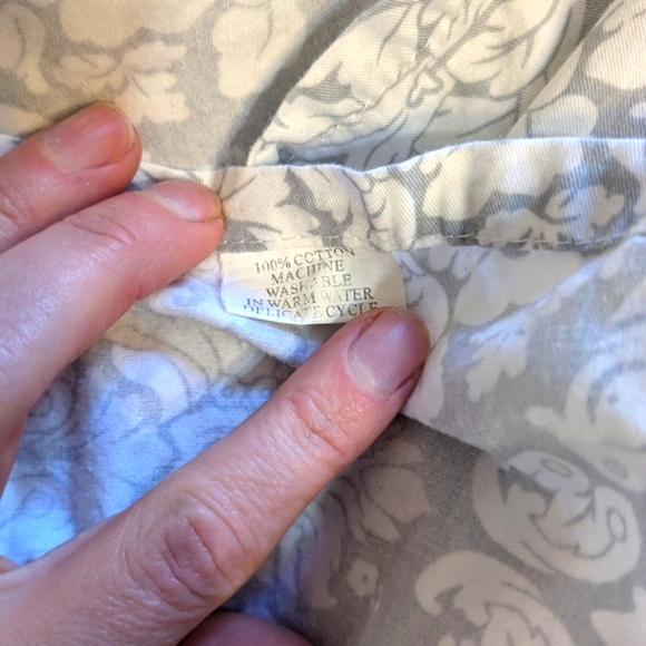 Elegant White and Gray Nursing Cover - Picture 9 of 10